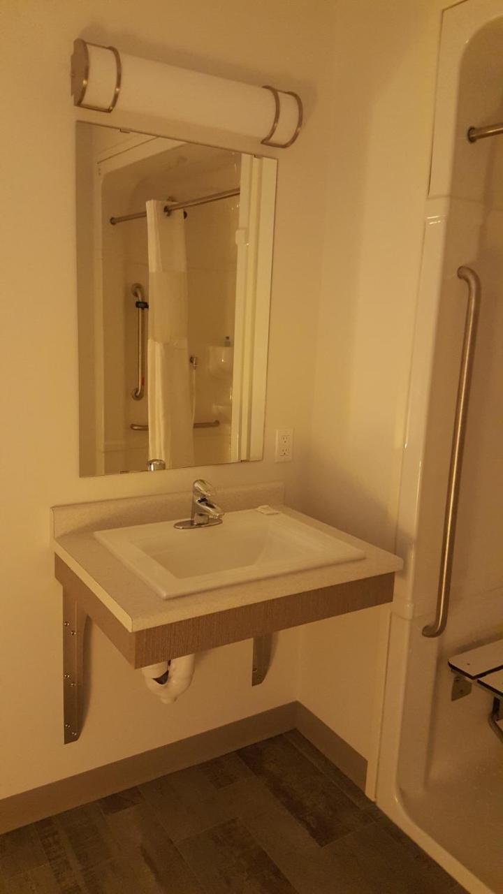 Centennial Motel Kindersley Zewnętrze zdjęcie